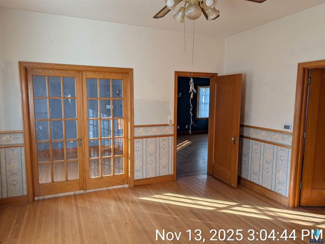 203 E 6th Ave Avenue, Sisseton, SD 57262