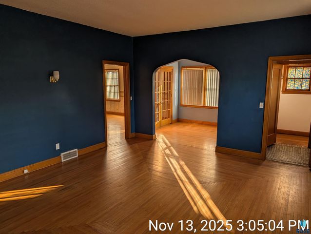 203 E 6th Ave Avenue, Sisseton, SD 57262