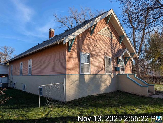 203 E 6th Ave Avenue, Sisseton, SD 57262