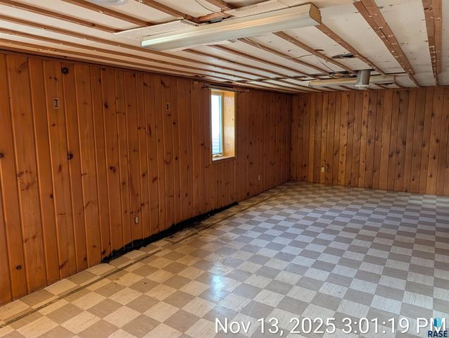 203 E 6th Ave Avenue, Sisseton, SD 57262