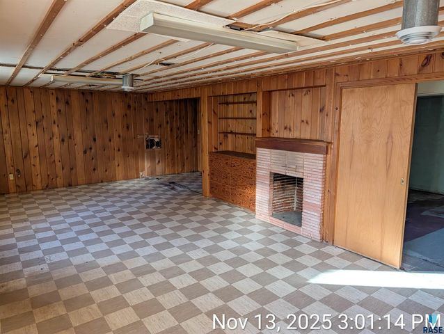 203 E 6th Ave Avenue, Sisseton, SD 57262