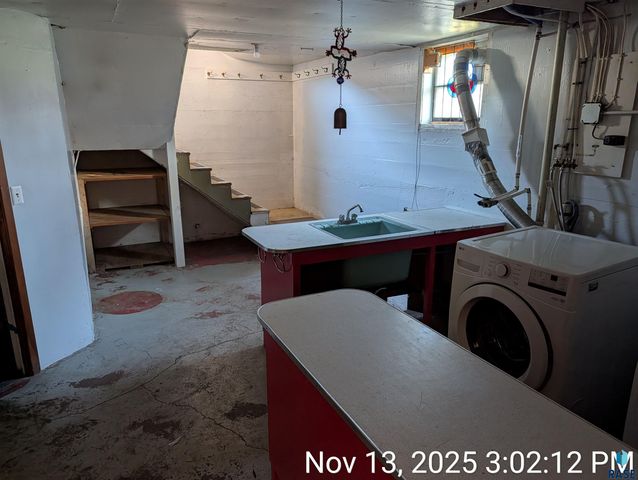 203 E 6th Ave Avenue, Sisseton, SD 57262