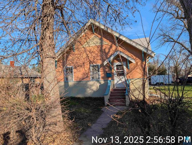 203 E 6th Ave Avenue, Sisseton, SD 57262