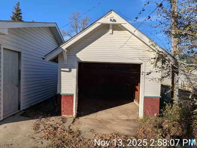 203 E 6th Ave Avenue, Sisseton, SD 57262