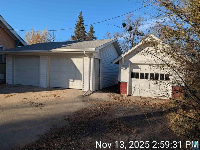 203 E 6th Ave Avenue, Sisseton, SD 57262