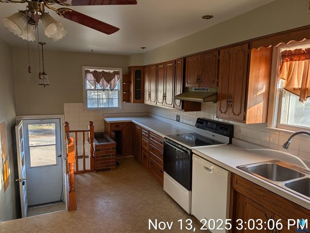 203 E 6th Ave Avenue, Sisseton, SD 57262