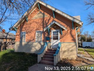 203 E 6th Ave Avenue, Sisseton, SD 57262