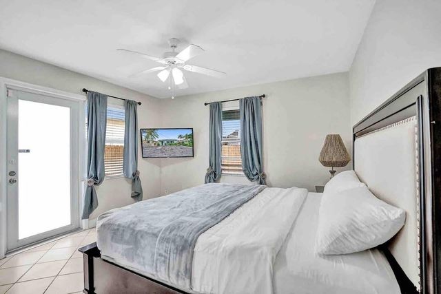 326 Walnut Street, Hollywood, FL 33019