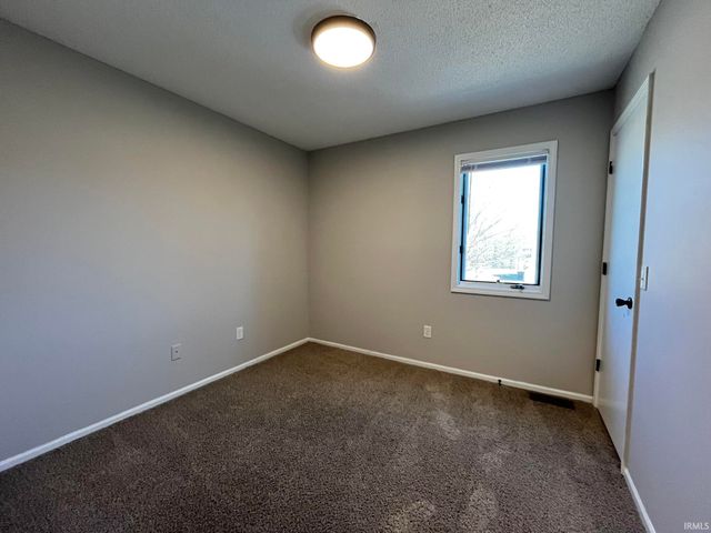 5018 Knollfield Place, Fort Wayne, IN 46809