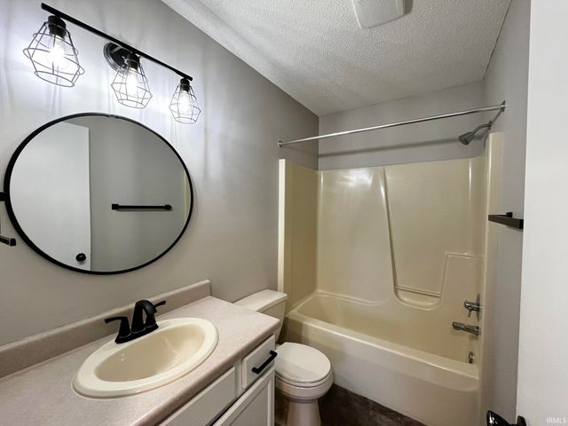 5018 Knollfield Place, Fort Wayne, IN 46809