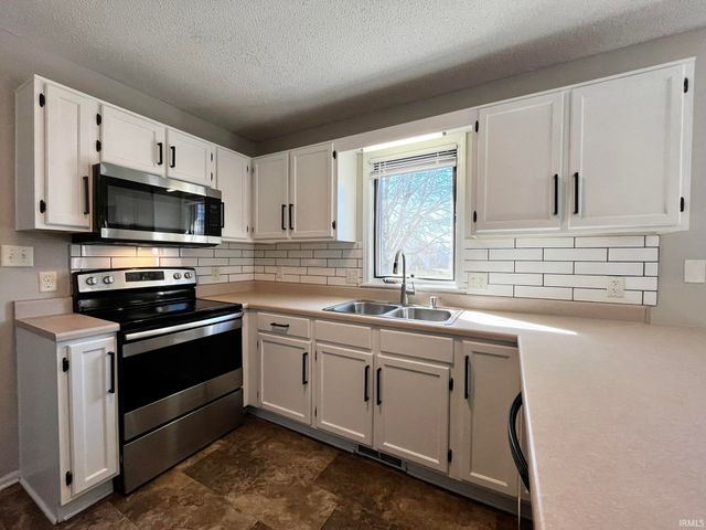 5018 Knollfield Place, Fort Wayne, IN 46809