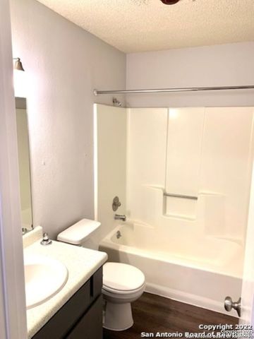 5230 Meadow Rise, San Antonio, TX 78250