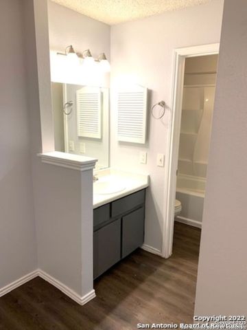 5230 Meadow Rise, San Antonio, TX 78250