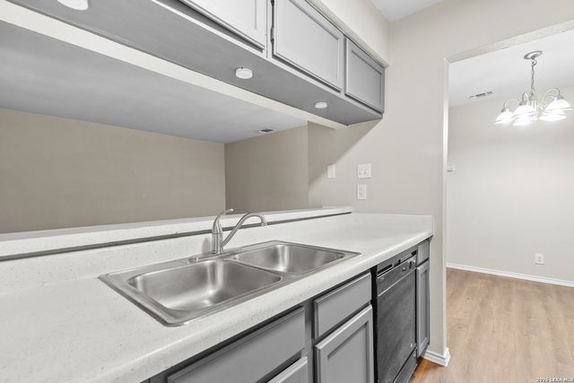 5230 Meadow Rise, San Antonio, TX 78250