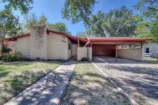 703 Country Club Road, Cleburne, TX 76033