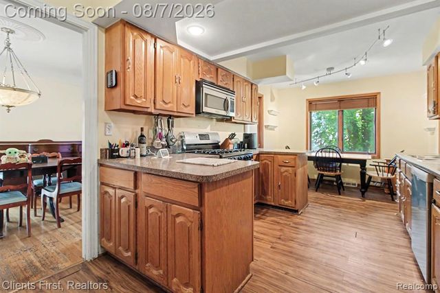 620 Beechmont Street, Dearborn, MI 48124
