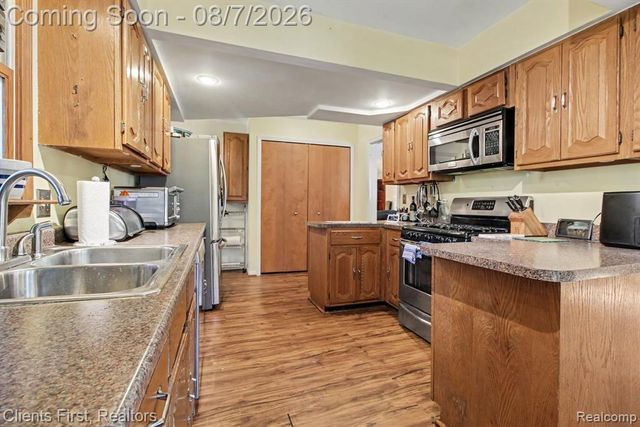 620 Beechmont Street, Dearborn, MI 48124