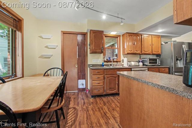 620 Beechmont Street, Dearborn, MI 48124