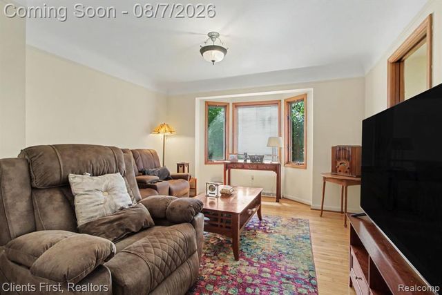 620 Beechmont Street, Dearborn, MI 48124