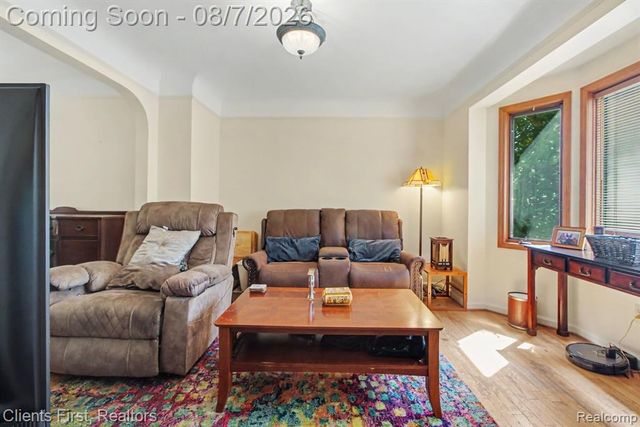 620 Beechmont Street, Dearborn, MI 48124
