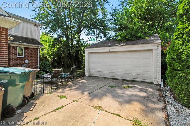 620 Beechmont Street, Dearborn, MI 48124