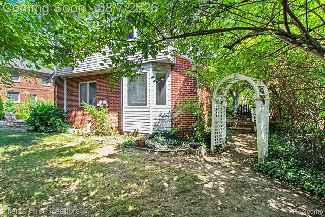 620 Beechmont Street, Dearborn, MI 48124
