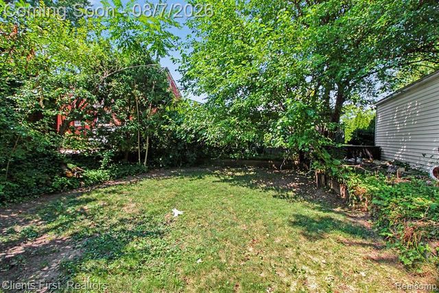 620 Beechmont Street, Dearborn, MI 48124