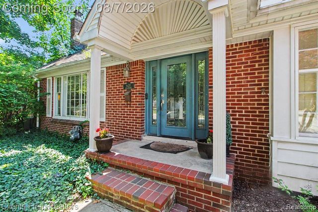 620 Beechmont Street, Dearborn, MI 48124