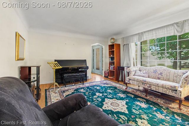 620 Beechmont Street, Dearborn, MI 48124