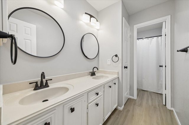 7926 Rothesay Chase Road, Houston, TX 77095
