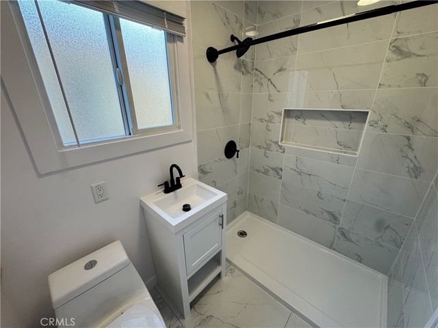 1018 E 79th, Los Angeles, CA 90001