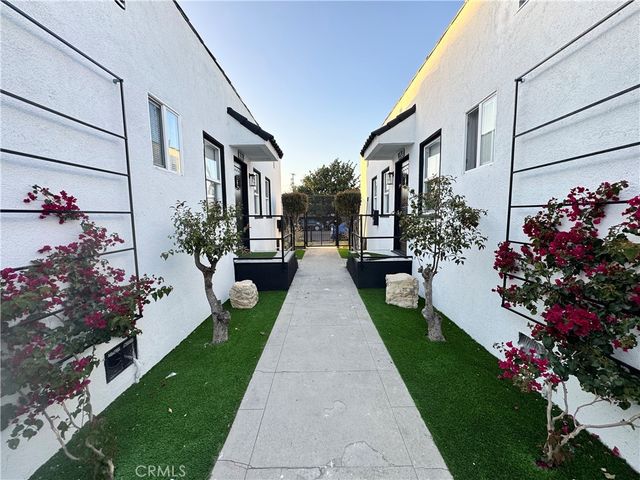 1018 E 79th, Los Angeles, CA 90001