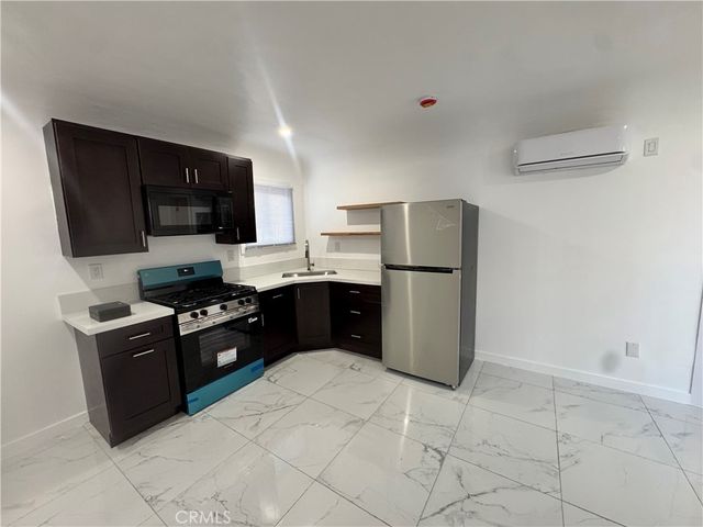 1018 E 79th, Los Angeles, CA 90001