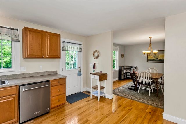 28 Sullivan Blvd A, Oxford, MA 01540