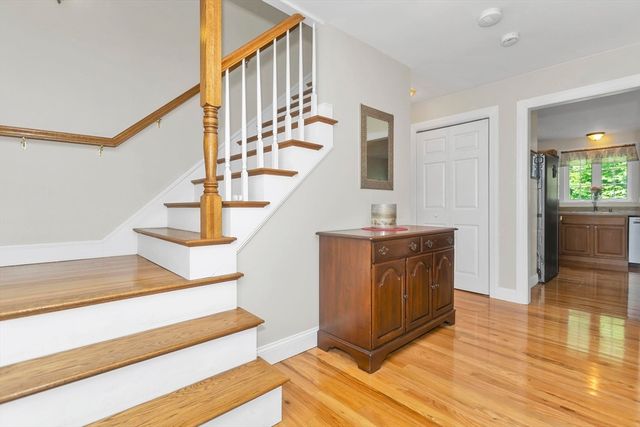 28 Sullivan Blvd A, Oxford, MA 01540