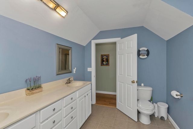 28 Sullivan Blvd A, Oxford, MA 01540