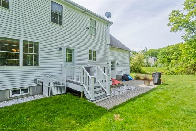 28 Sullivan Blvd A, Oxford, MA 01540