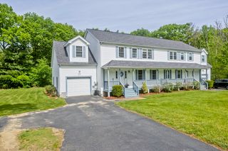 28 Sullivan Blvd A, Oxford, MA 01540