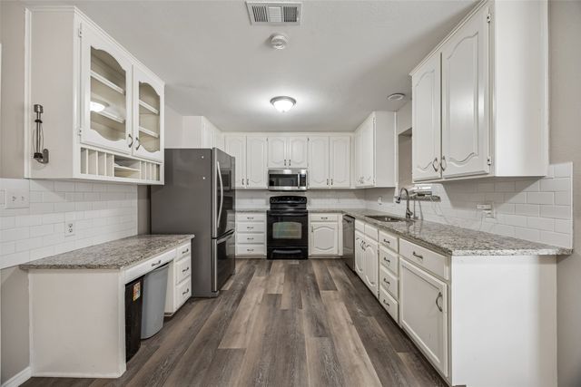 116 Timberview Court, Burleson, TX 76028