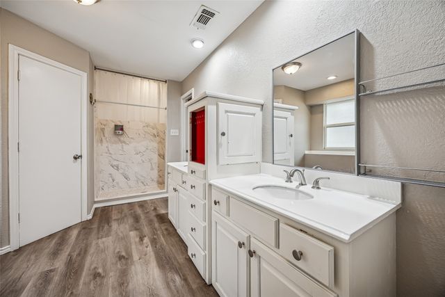 116 Timberview Court, Burleson, TX 76028