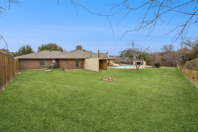 116 Timberview Court, Burleson, TX 76028