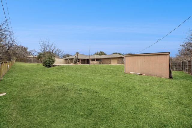 116 Timberview Court, Burleson, TX 76028