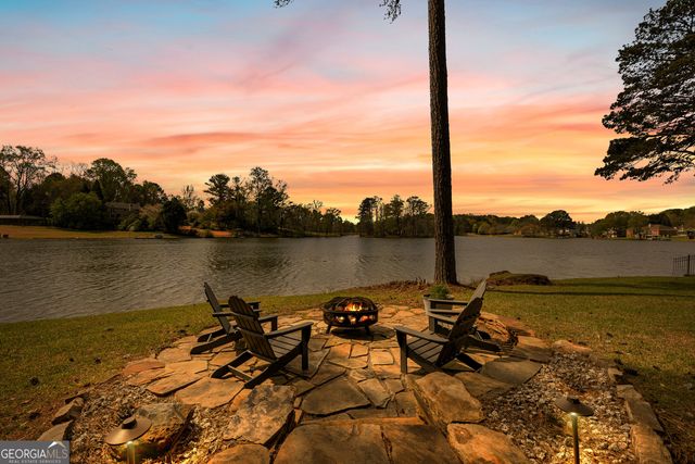 2025 Castle Lake Drive, Tyrone, GA 30290