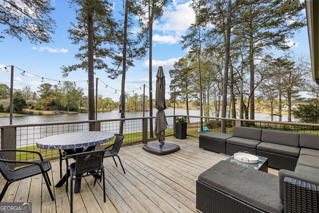 2025 Castle Lake Drive, Tyrone, GA 30290