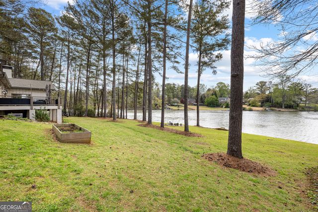 2025 Castle Lake Drive, Tyrone, GA 30290