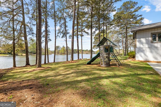 2025 Castle Lake Drive, Tyrone, GA 30290