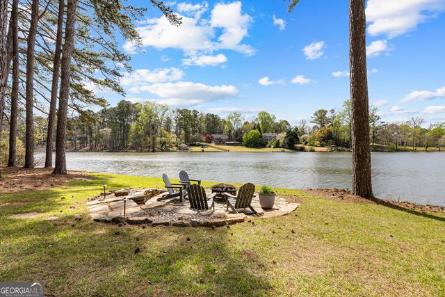 2025 Castle Lake Drive, Tyrone, GA 30290