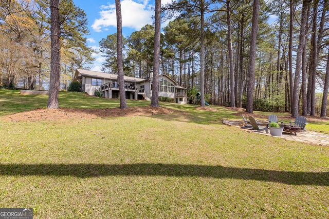 2025 Castle Lake Drive, Tyrone, GA 30290