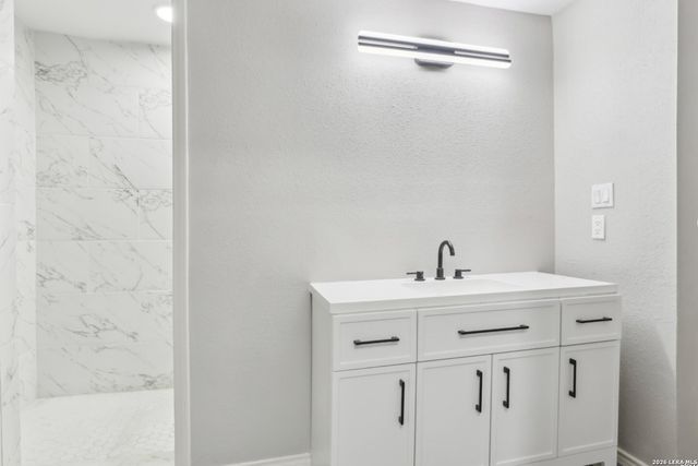 1360 ESSEX ST, San Antonio, TX 78210