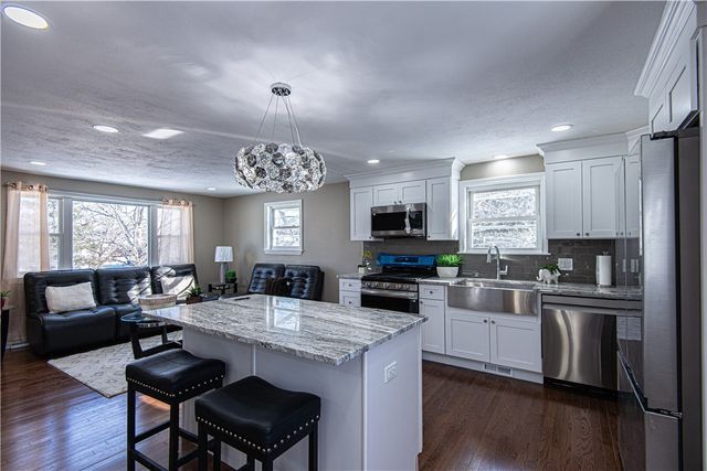 12 Whittier Drive, Coventry, RI 02816